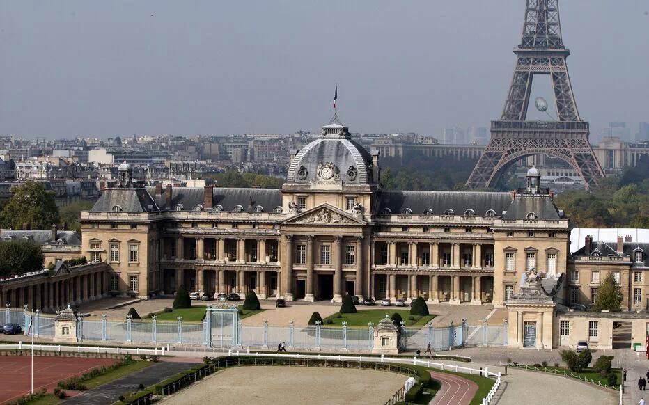 Les ovnis à l’école militaire