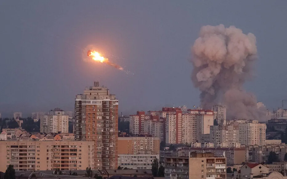 L'invasion russe de l'Ukraine s'intensifie : Kiev sous le feu