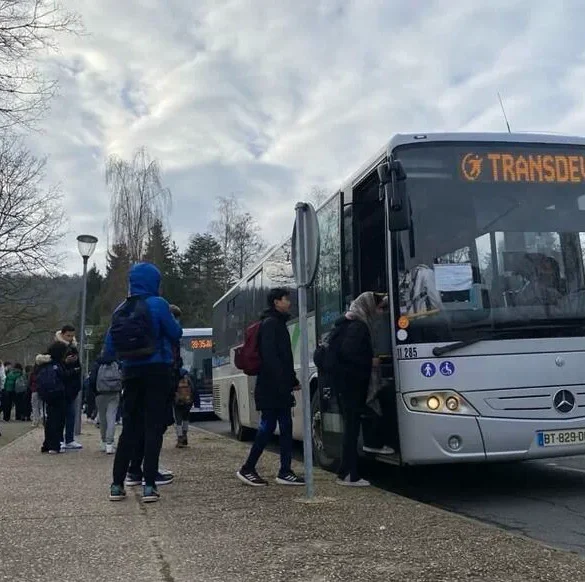 Rentrée scolaire agitée dans les Yvelines : les bus scolaires causent des soucis aux familles