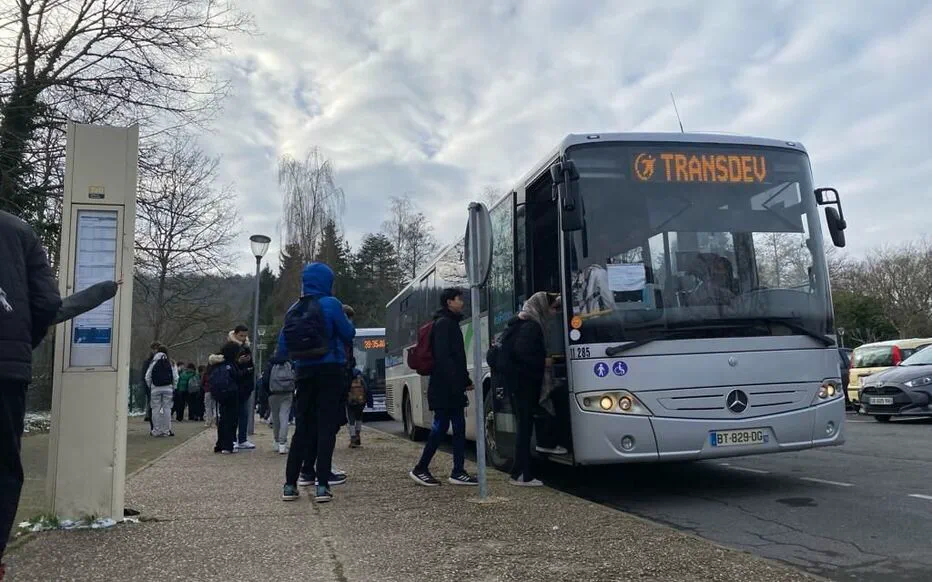 Rentrée scolaire agitée dans les Yvelines : les bus scolaires causent des soucis aux familles
