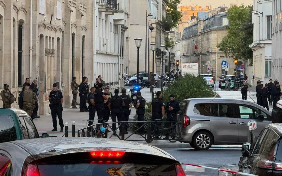 Scène choquante à Breteuil : un homme blessé un passant avec une arme tranchante