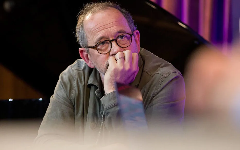 Suspension de Thomas Legrand : une polémique éclate après la publication d'une conversation clandestine