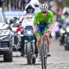 Tadej Pogacar abandonne son maillot arc-en-ciel pour le maillot vert
